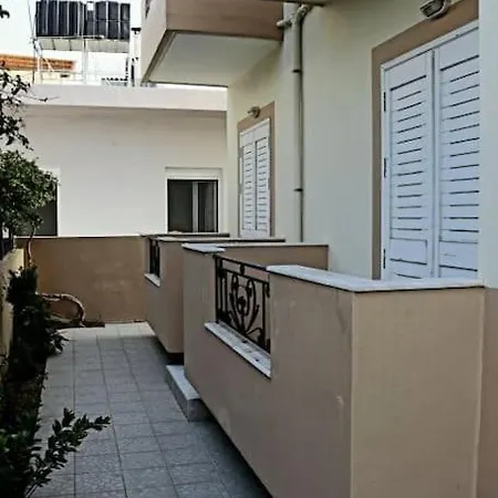 Flat , Near The Aiport Apartment *
