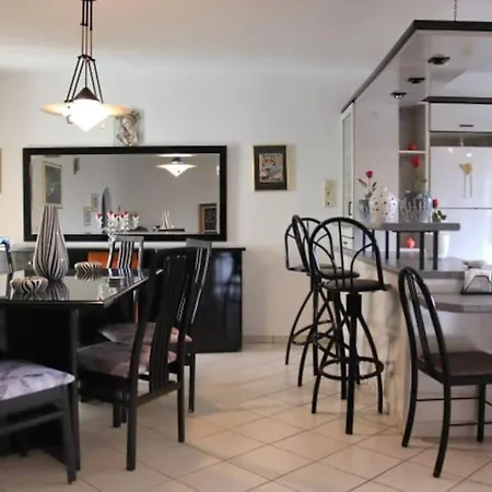 Flat , Near The Aiport Apartment