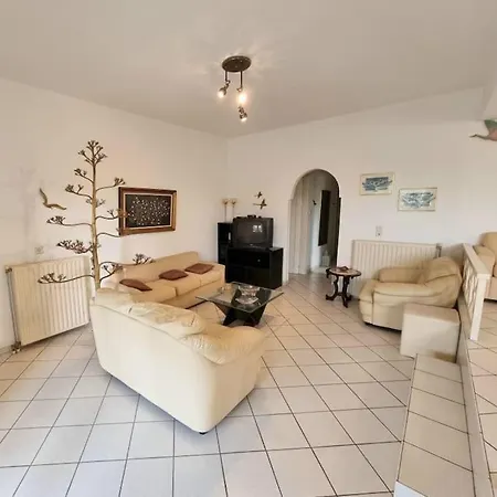 Flat , Near The Aiport Apartment