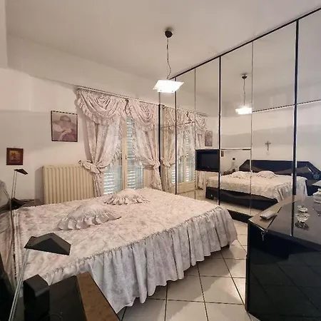 Flat , Near The Aiport Apartment *